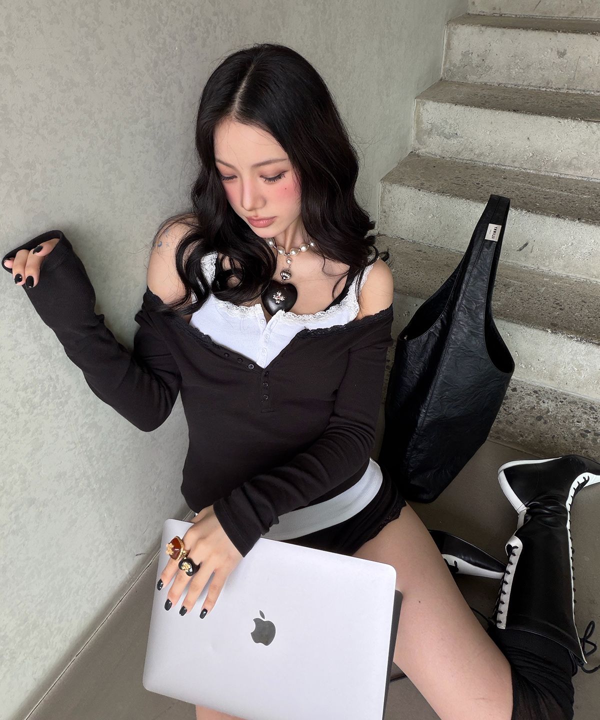 젬젬파라디(GEMGEM PARADIS) 아이린 헨리 롱슬리브 BK