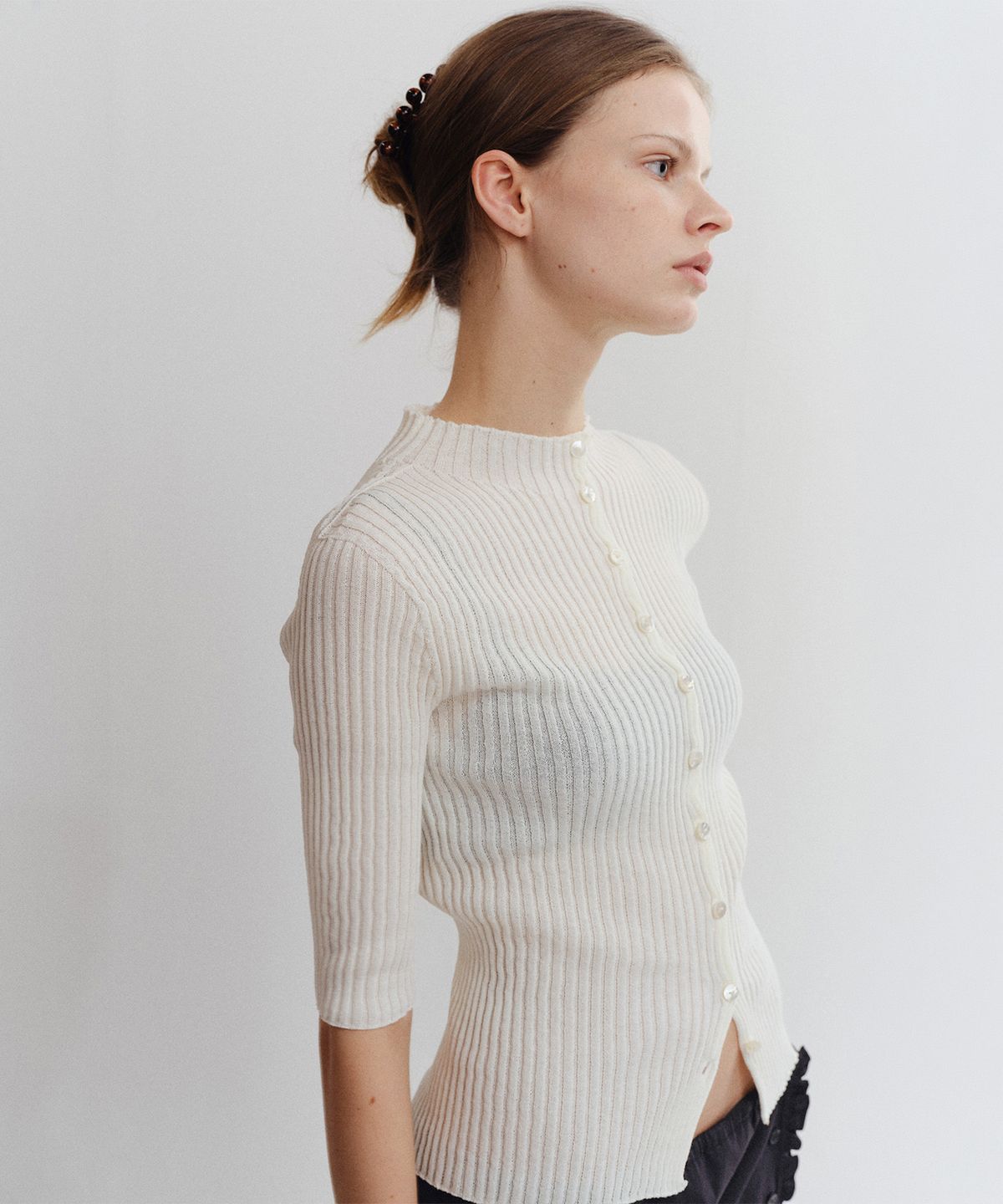 파로(FAHRO) SHORT-SLEEVE CARDIGAN IVORY