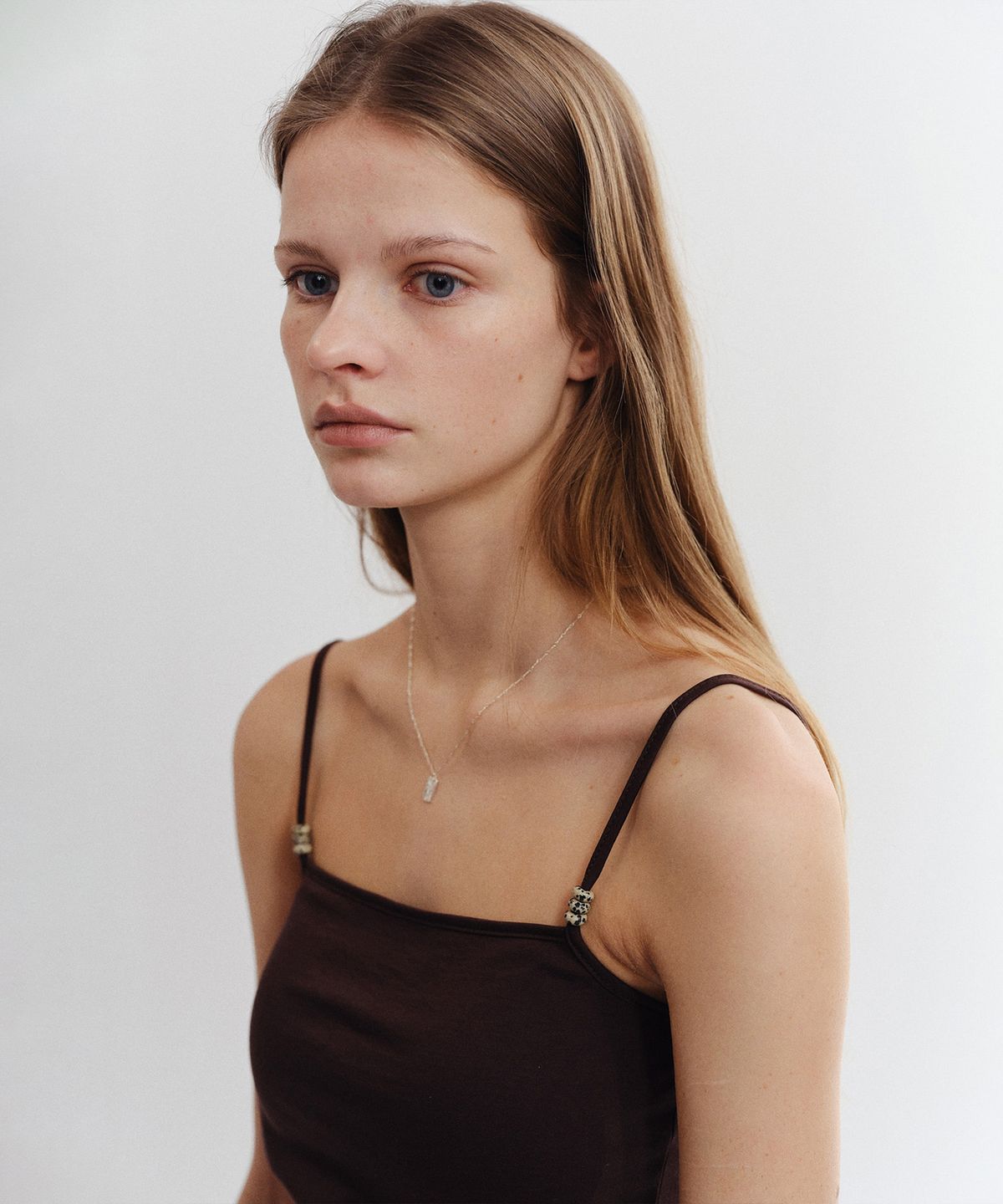 파로(FAHRO) NATURAL STONE SLEEVELESS TOP BROWN