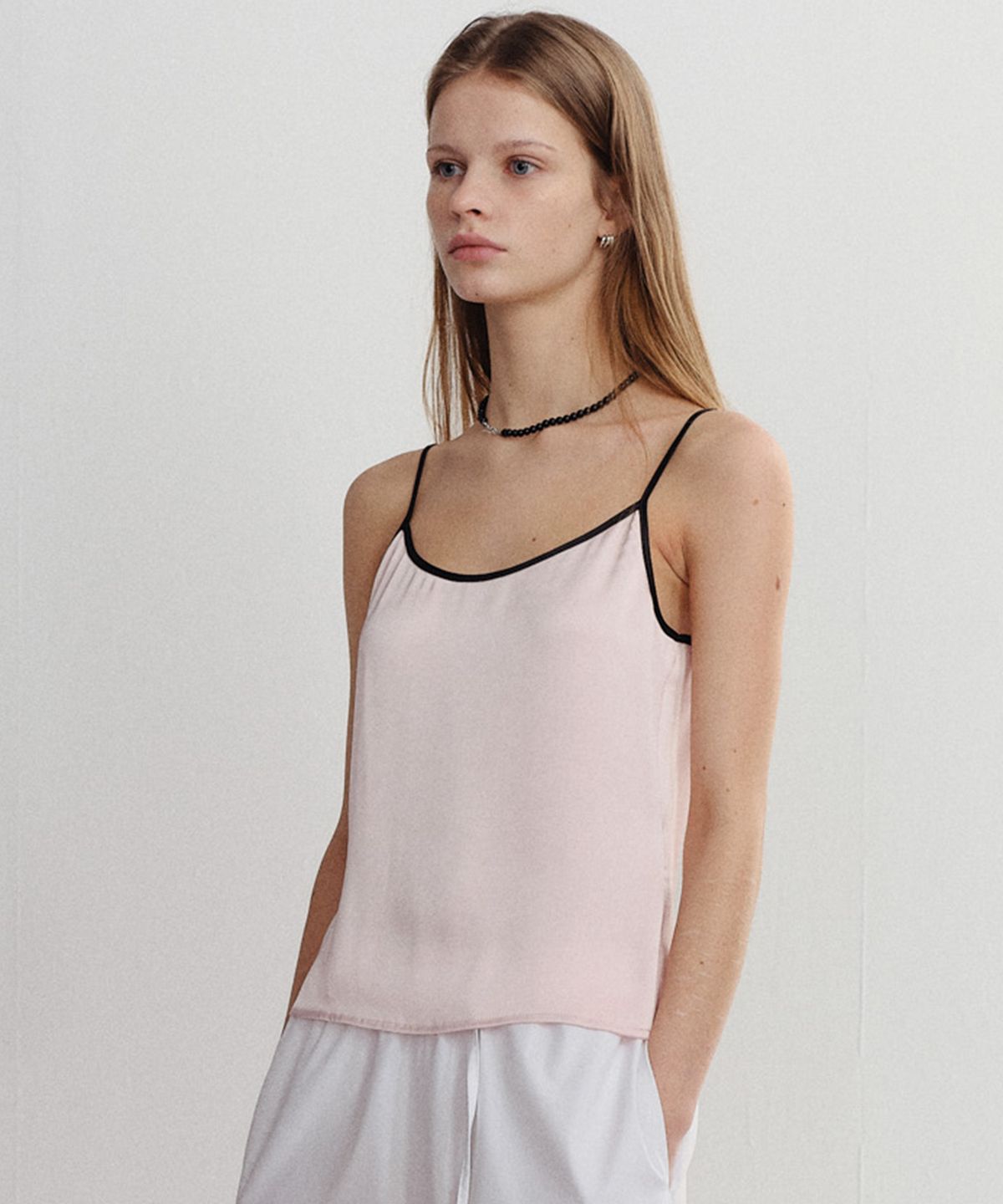 파로(FAHRO) SATIN SLEEVELESS TOP PINK