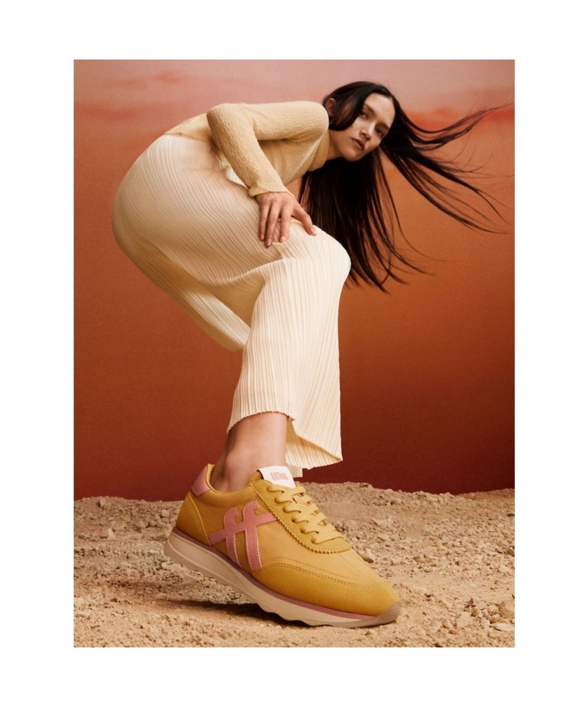 핏플랍(FITFLOP) 여성 레트로Q FF 패브릭/스웨이드 스니커즈  터메릭/데저트 블러쉬 (FT61K2N16E)
