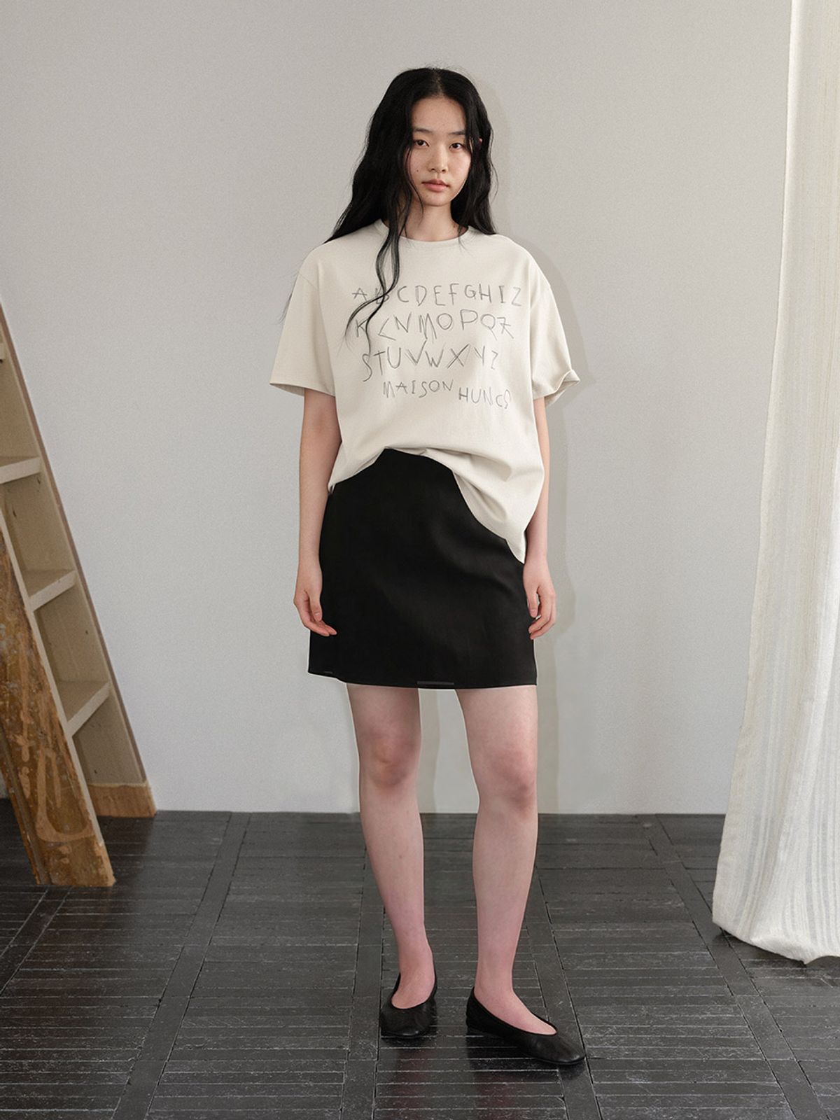 헌치(HUNCH) Alphabet Script T-Shirt (2color)