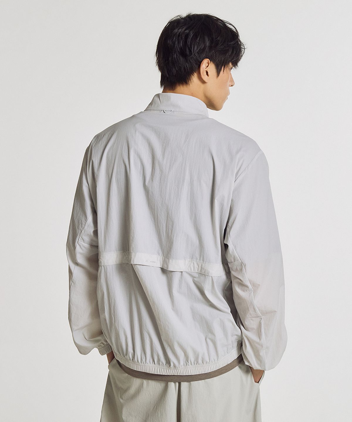 뉴발란스(NEW BALANCE) NBNAGCA023 / UNI 초경량 아우터 점퍼 (L/GRAY)