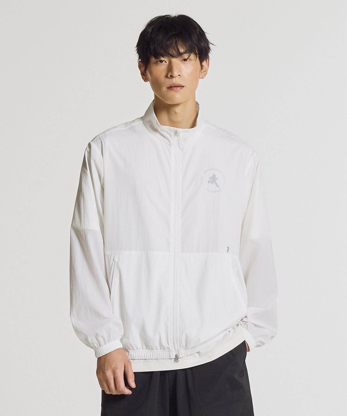 뉴발란스(NEW BALANCE) NBNAGCA023 / UNI 초경량 아우터 점퍼 (WHITE)