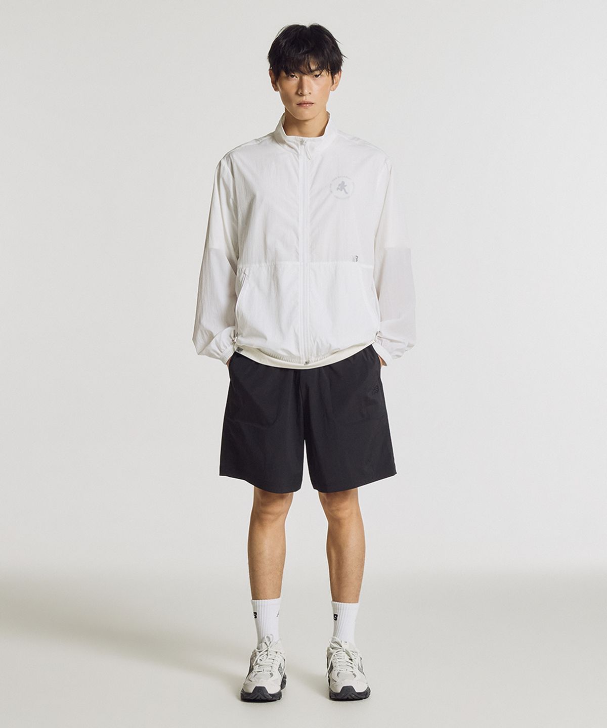 뉴발란스(NEW BALANCE) NBNAGCA023 / UNI 초경량 아우터 점퍼 (WHITE)
