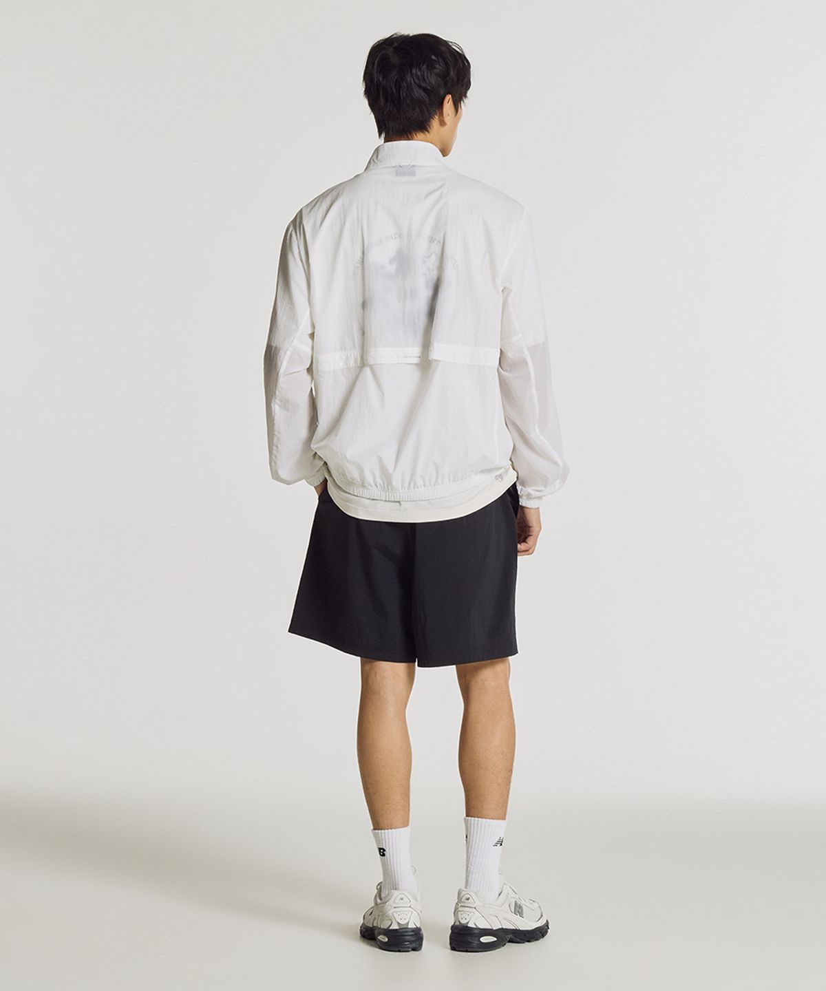 뉴발란스(NEW BALANCE) NBNAGCA023 / UNI 초경량 아우터 점퍼 (WHITE)