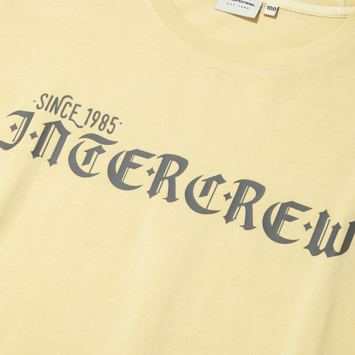 인터크루(INTERCREW) 고딕체 피그먼트 반팔 티셔츠 옐로우 ITA2TR34AYE