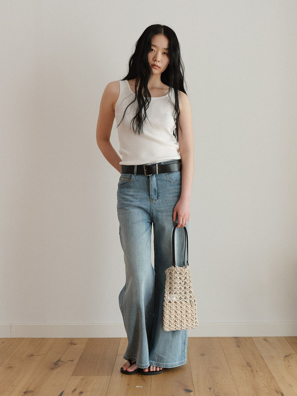 헌치(HUNCH) Back Cross Knit Top (2color)