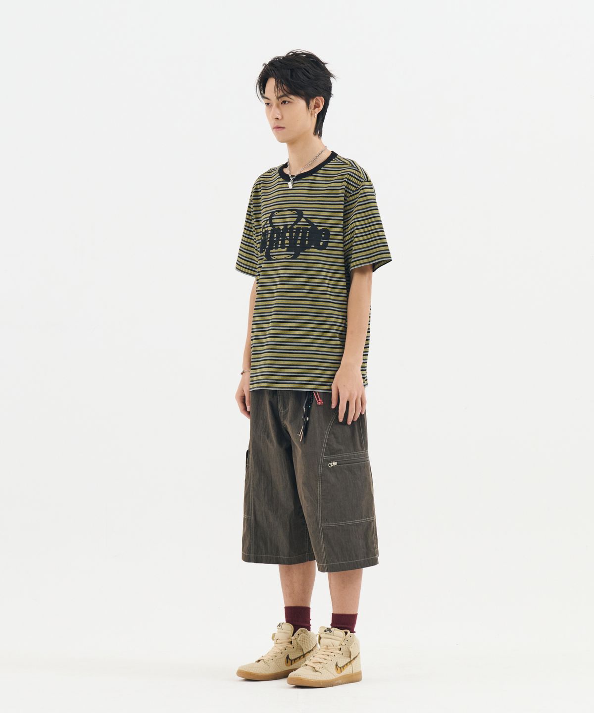 논타입(NONTYPE) STRIPED LOGO GRAPHIC T-SHIRT (BLACK)