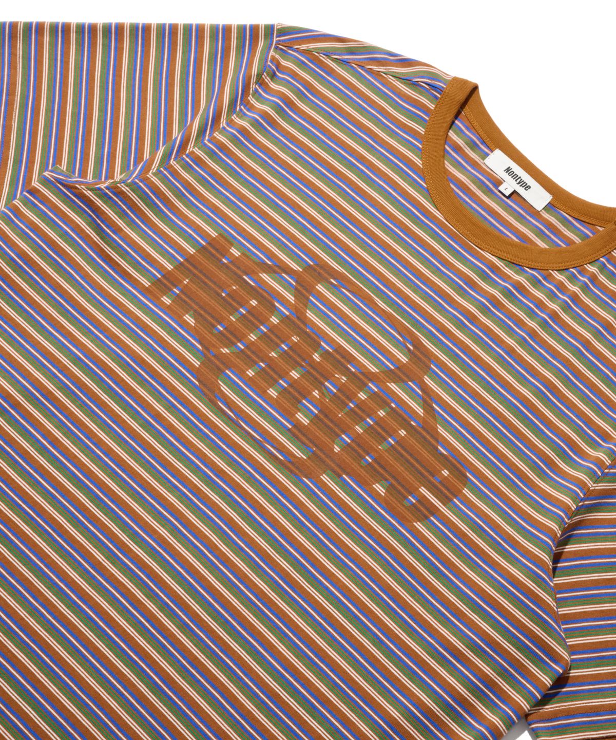 논타입(NONTYPE) STRIPED LOGO GRAPHIC T-SHIRT (BROWN)