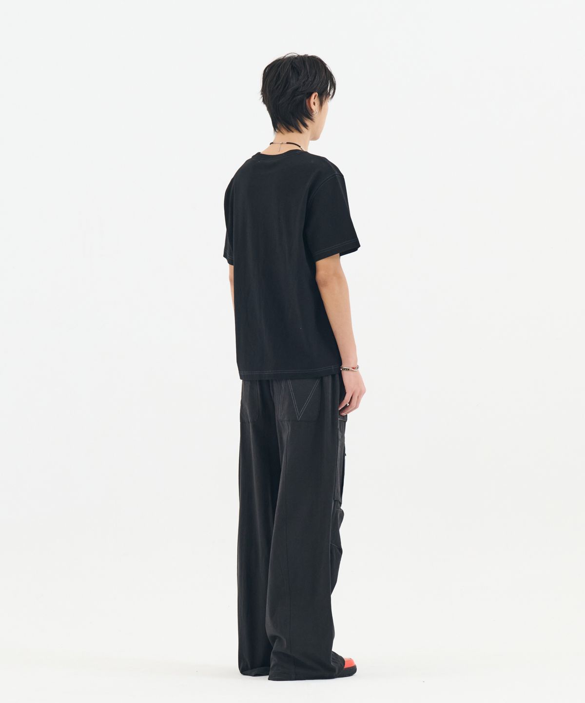 논타입(NONTYPE) SEMI OVERFIT SYMBOL COMFY T-SHIRT (BLACK)