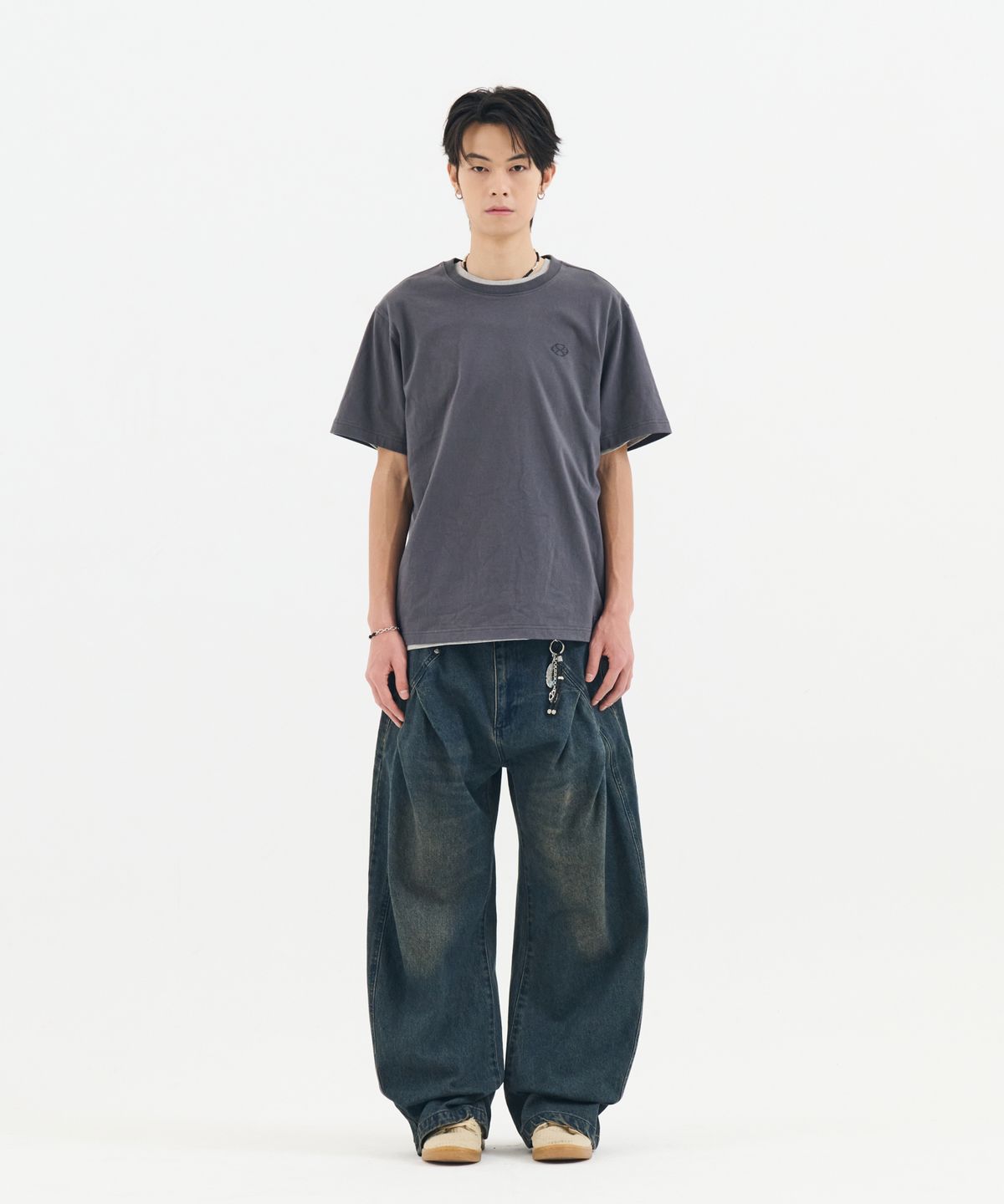 논타입(NONTYPE) SEMI OVERFIT SYMBOL COMFY T-SHIRT (CHARCOAL)