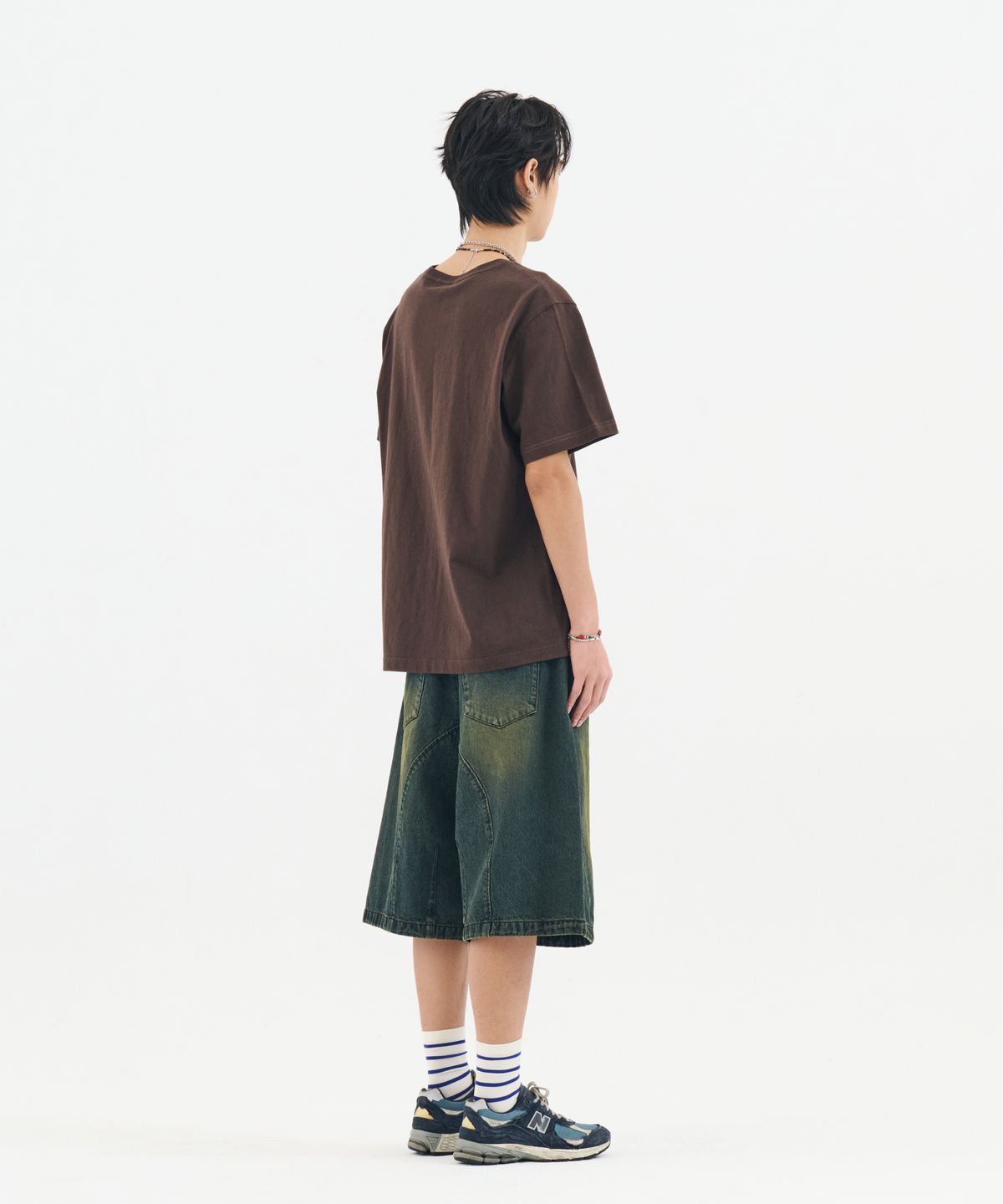 논타입(NONTYPE) SEMI OVERFIT STAR GRAPHIC T-SHIRT (DARK BROWN)