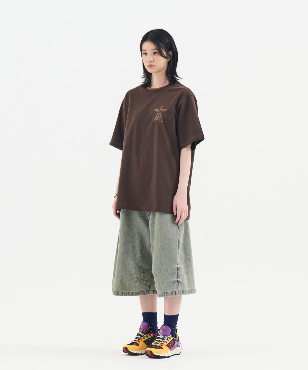 논타입(NONTYPE) SEMI OVERFIT STAR GRAPHIC T-SHIRT (DARK BROWN)