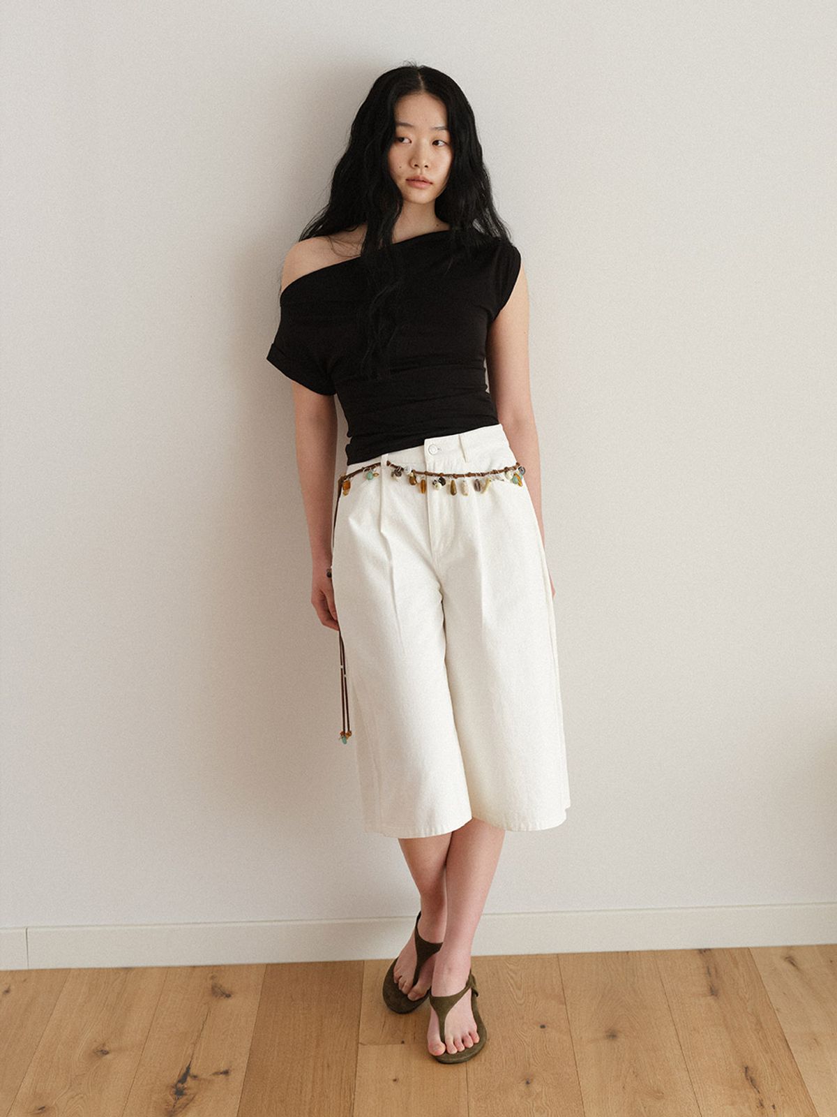 헌치(HUNCH) Asymmetric Fitted Jersey Blouse (2color)