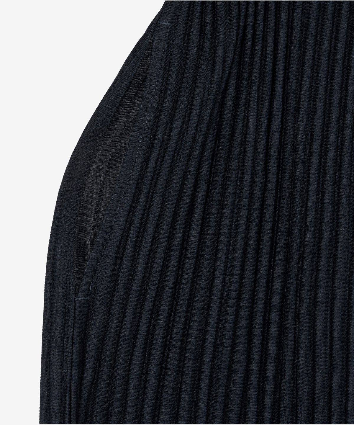 티엔지티(TNGT) Yoyogi Pleats Shorts (Navy) TNPA6E209N2
