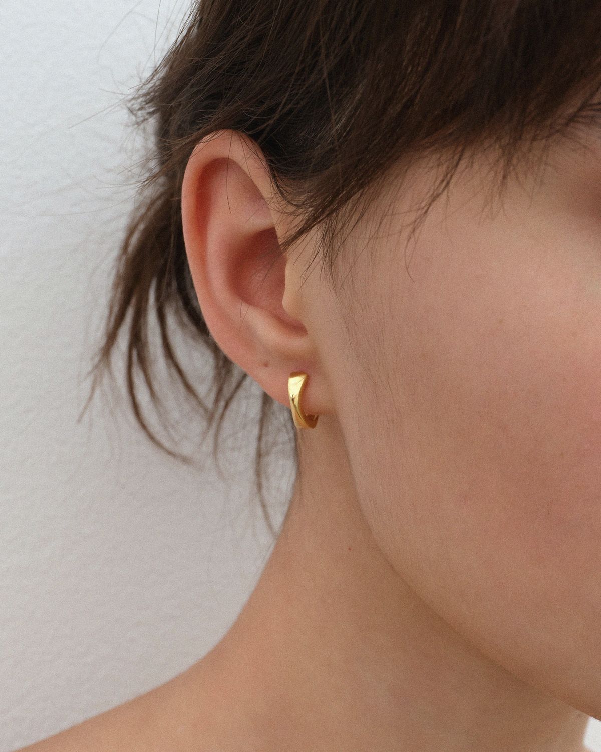 어나더레이어(ANOTHERLAYER) Flow Hoop Earring - Gold (silver925)