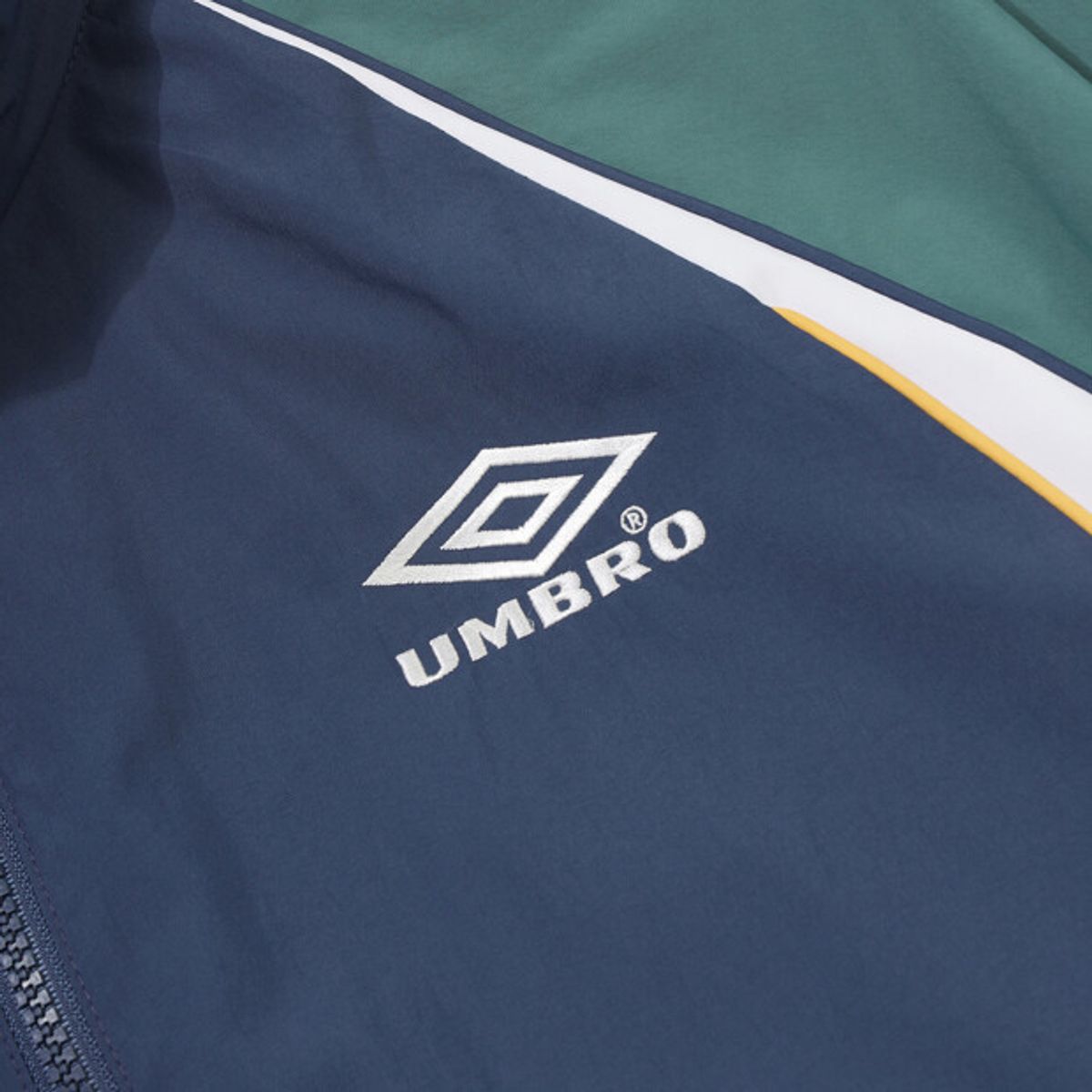 엄브로(UMBRO) HBL 풋볼 헤리티지 바람막이 자켓 네이비 UR221CJK51