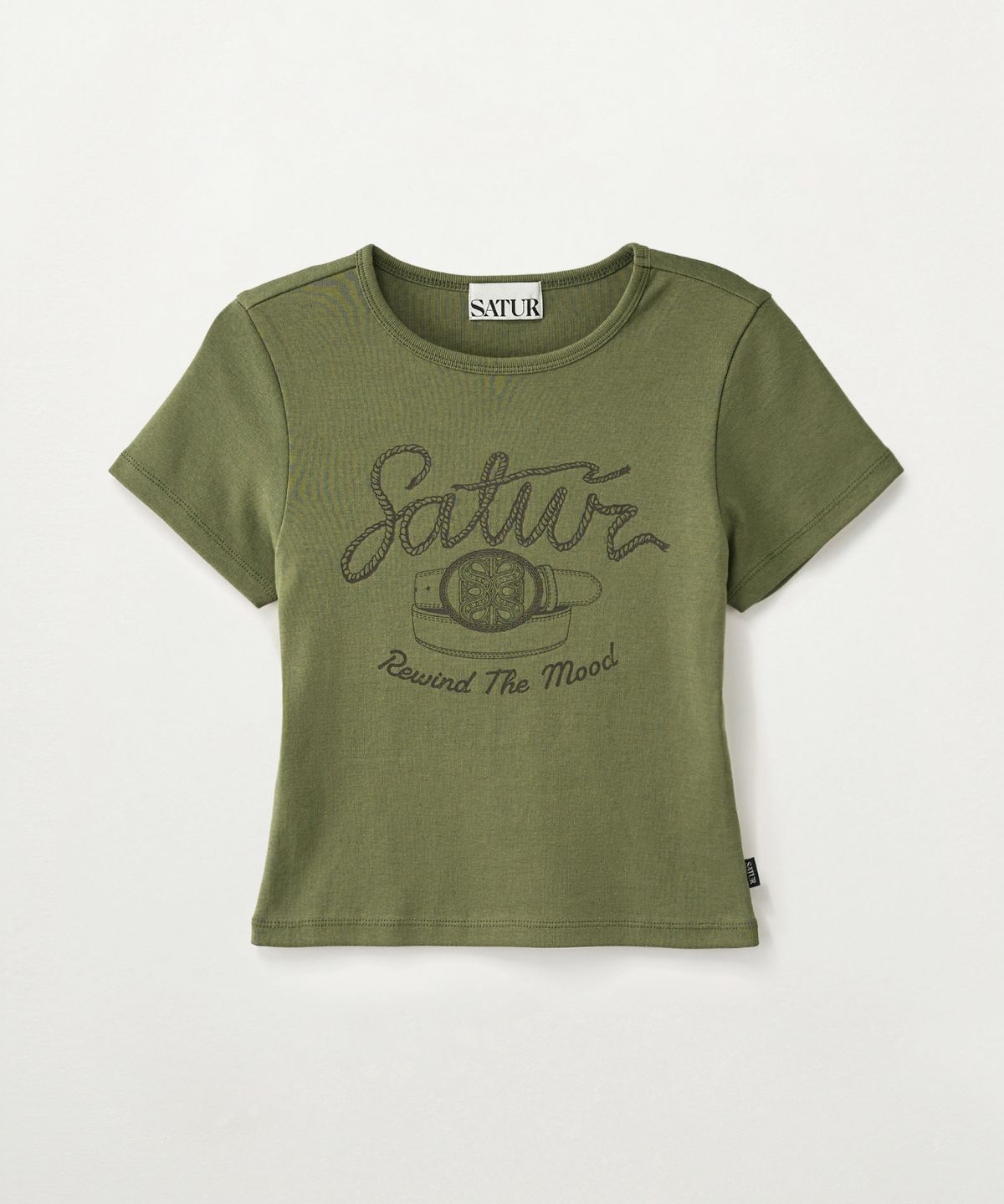 세터(SATUR) (W) 벨트 그래픽 슬림 핏 반팔 티셔츠 카키