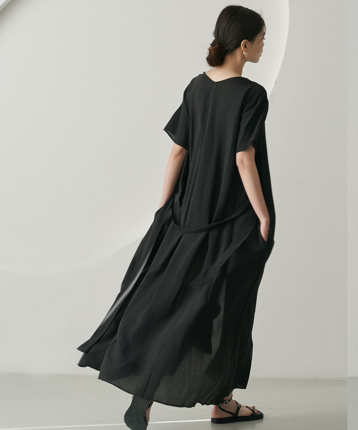 디자인오월(DESIGNOWOL) 로브롱 원피스_블랙