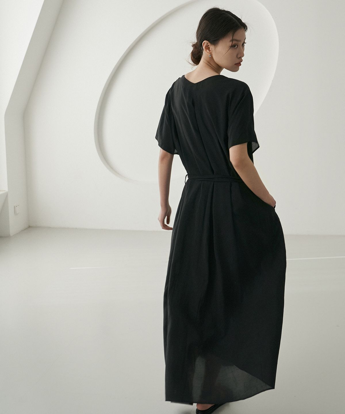 디자인오월(DESIGNOWOL) 로브롱 원피스_블랙