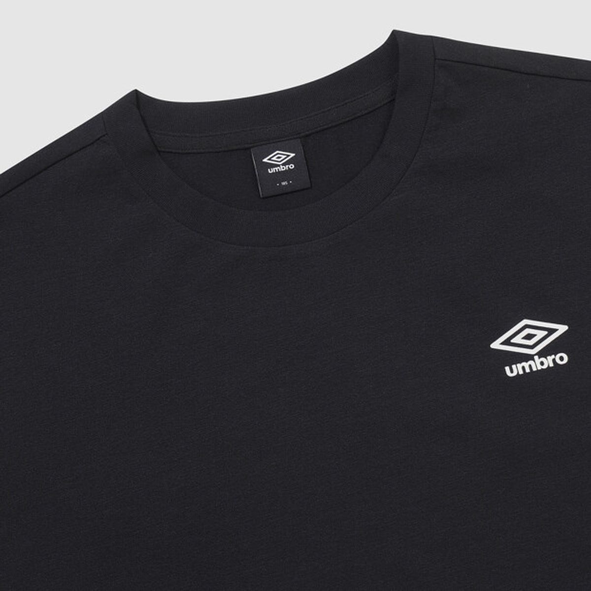 엄브로(UMBRO) [QUICK-DRY] 쿨 스타터 머슬핏 프레쉬 슬리브리스 티셔츠 블랙 UR221CSL52