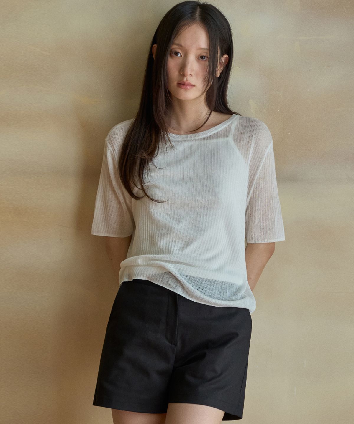 웬즈데이오아시스 포 우먼(WEDNESDAYOASISFORWOMEN) 시어 린넨 하프 가디건_WHITE(WC26KN58)