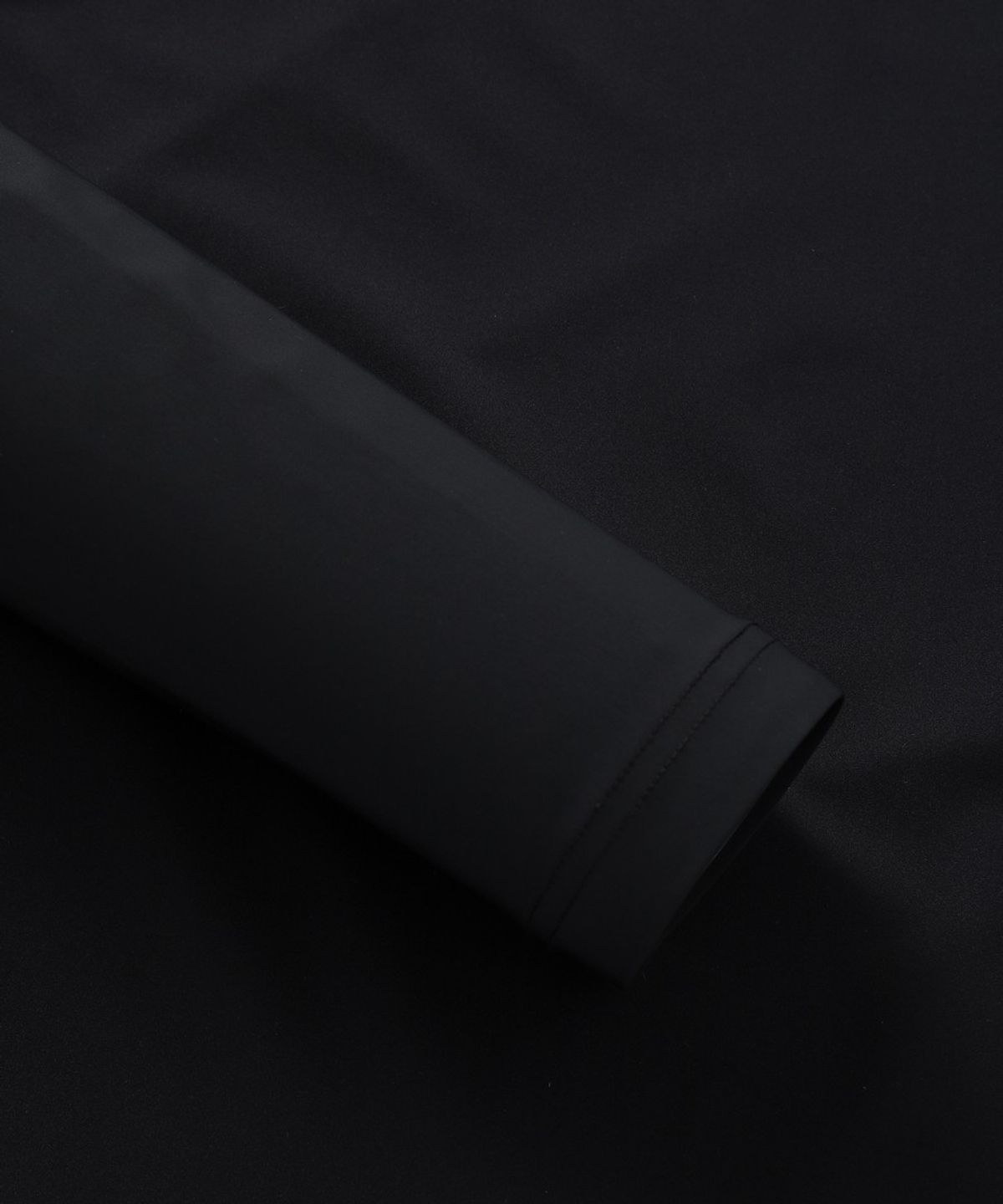 디스커버리 익스페디션(DISCOVERY EXPEDITION) 유니 에센셜 레이어드 래쉬가드 (BLACK)