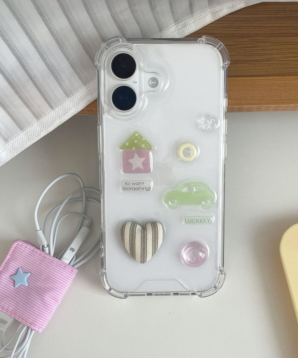 엘르벨(ELLE BELLE) Lucky drive ver 레진 폰케이스 키링