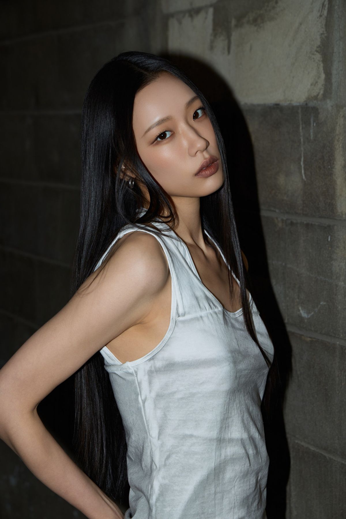 베이디피(VADEFY) 더티워싱 레이어드 홀터넥 - 화이트