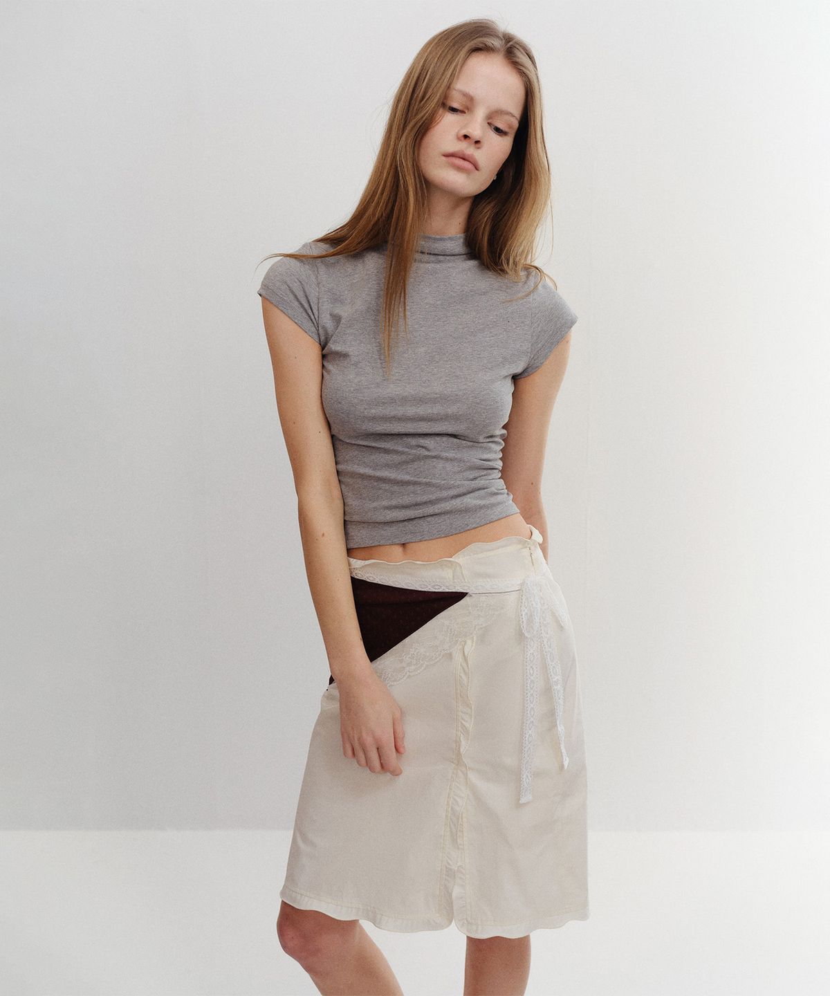 파로(FAHRO) RUFFLE MIDI SKIRT CREAM