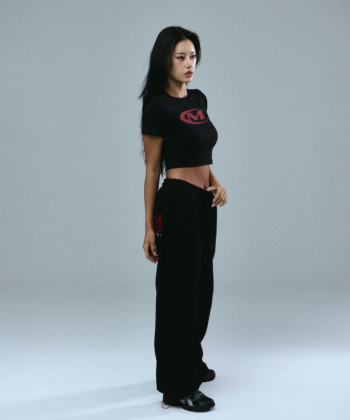 미학(MIHAK) 포켓 로고 와이드 팬츠 (BLACK)