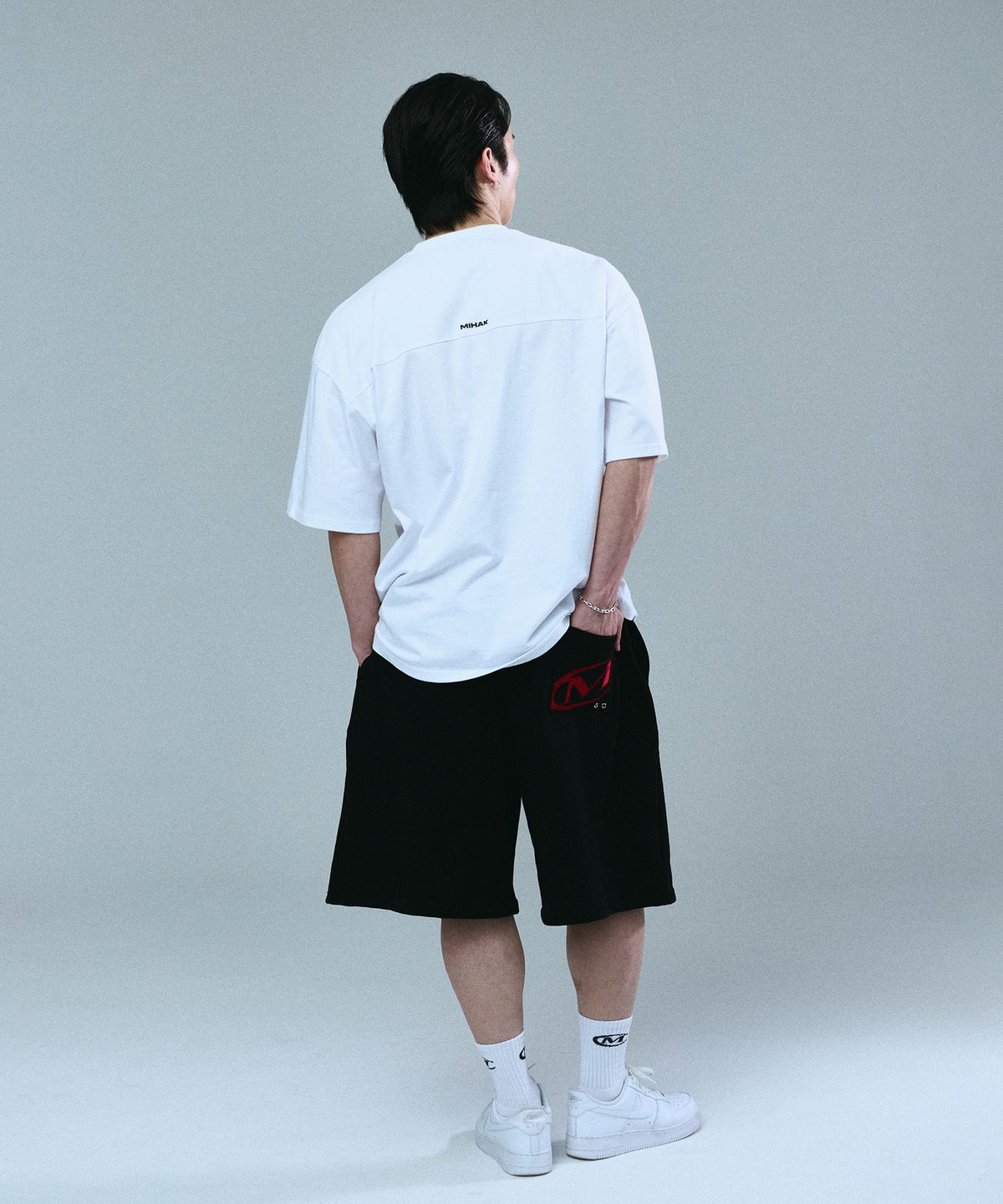 미학(MIHAK) 심볼 빅 로고 오버핏 티셔츠 (WHITE)