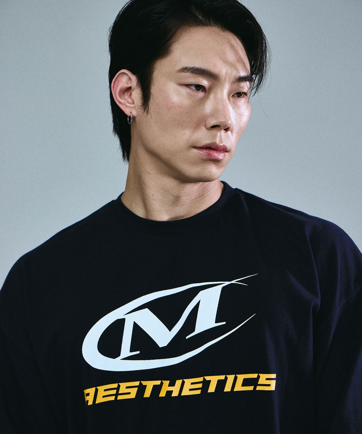 미학(MIHAK) 심볼 빅 로고 오버핏 티셔츠 (NAVY)