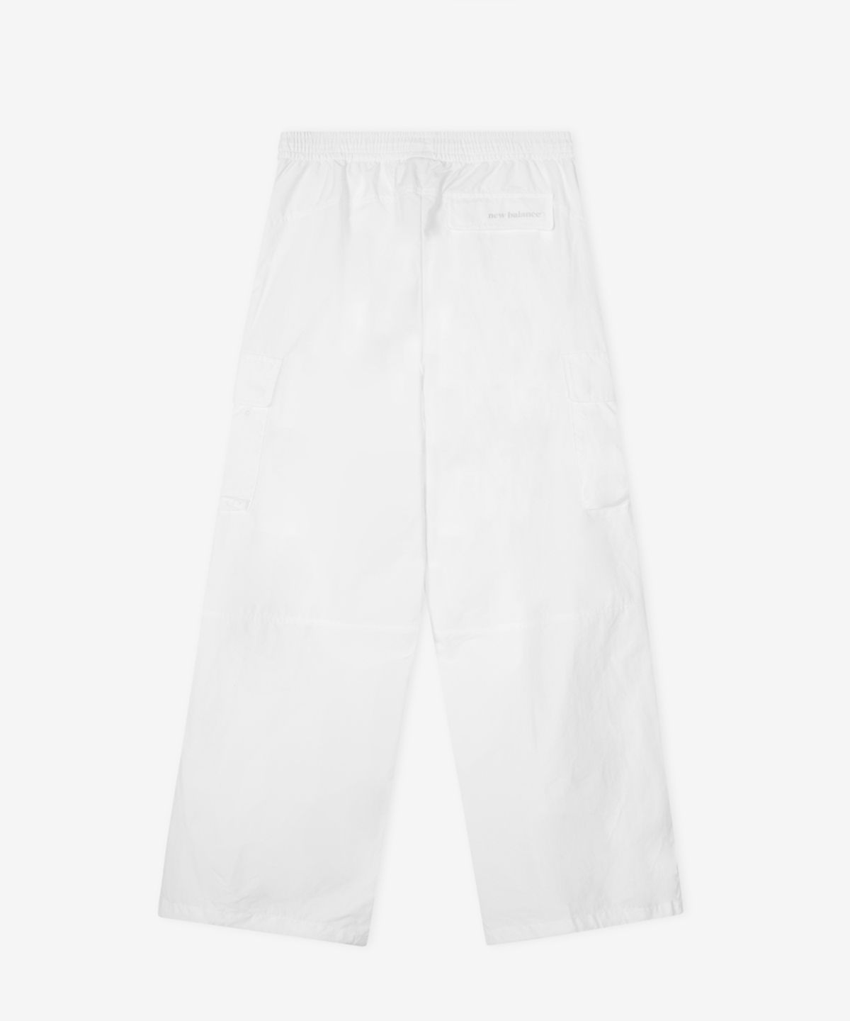 뉴발란스(NEW BALANCE) NBNTG2W412 / WOMEN 에센셜 경량 우븐 카고 와이드 팬츠 (WHITE)