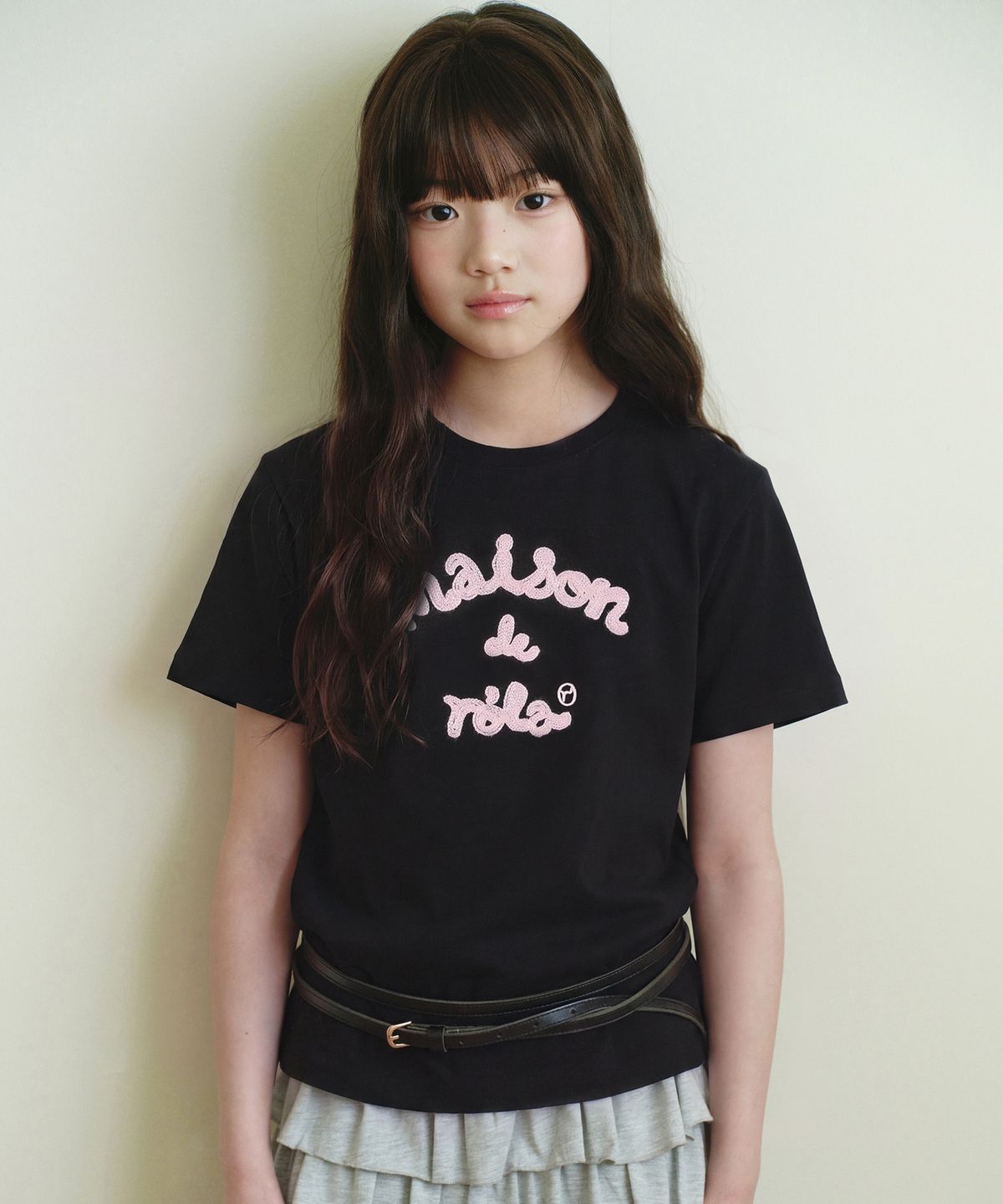 로라로라(ROLAROLA) KIDS MAISON DE ROLA EMBROIDERY T-SHIRT BLACK