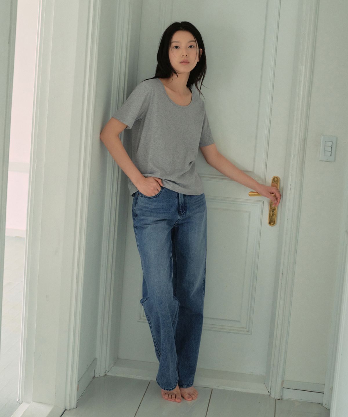 웬즈데이오아시스 포 우먼(WEDNESDAYOASISFORWOMEN) 실켓 유넥 하프 티셔츠_MELANGE GRAY(WB6TP32)