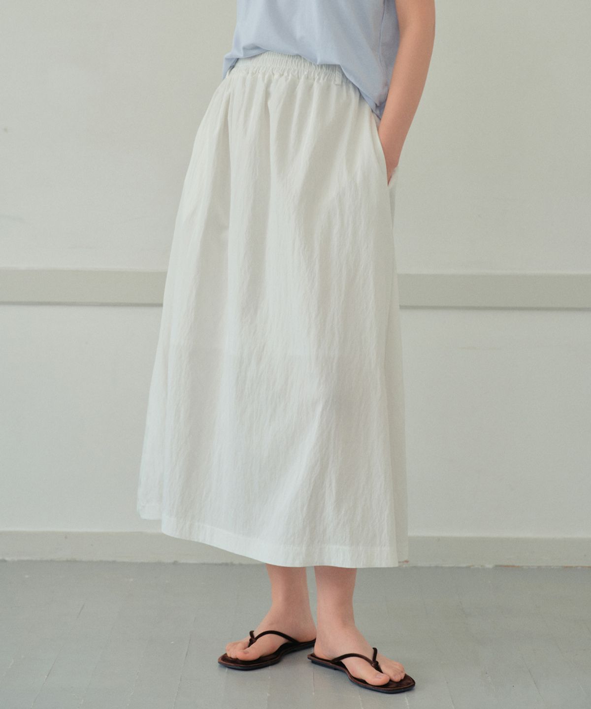 웬즈데이오아시스 포 우먼(WEDNESDAYOASISFORWOMEN) [Atelier Standard] 네추럴 링클 스커트_2COLOR(WB6SK05)
