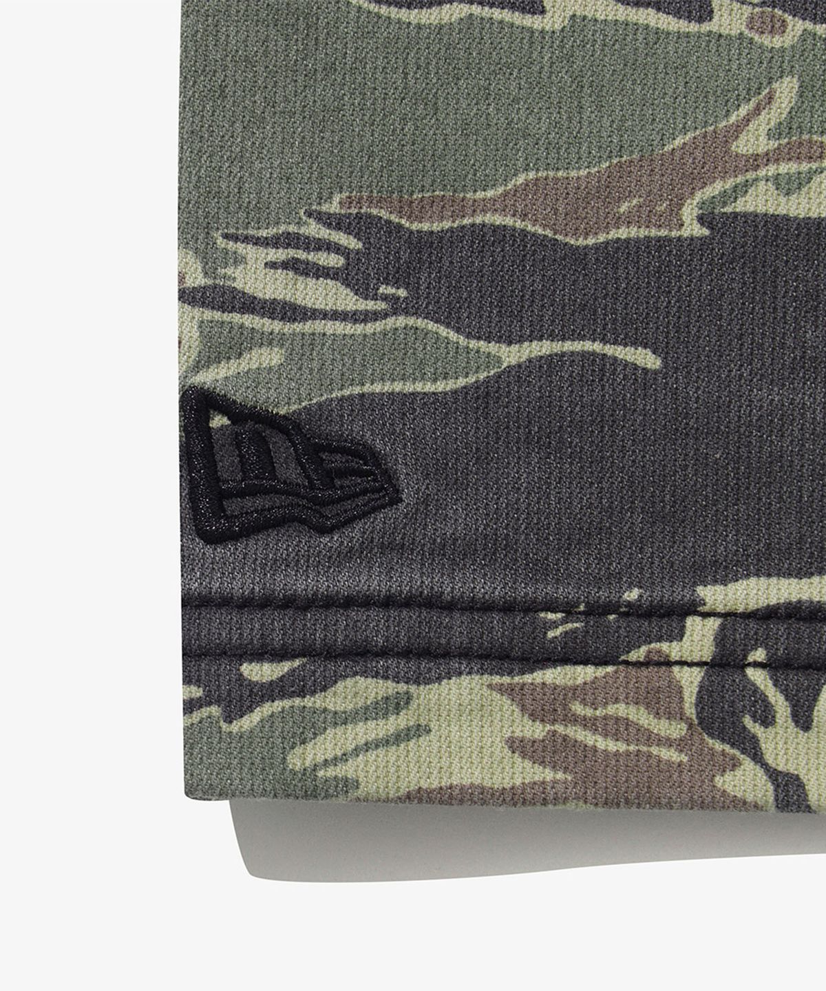 뉴에라(NEW ERA) 워시드 스웨트 버뮤다 팬츠 타이거 카모