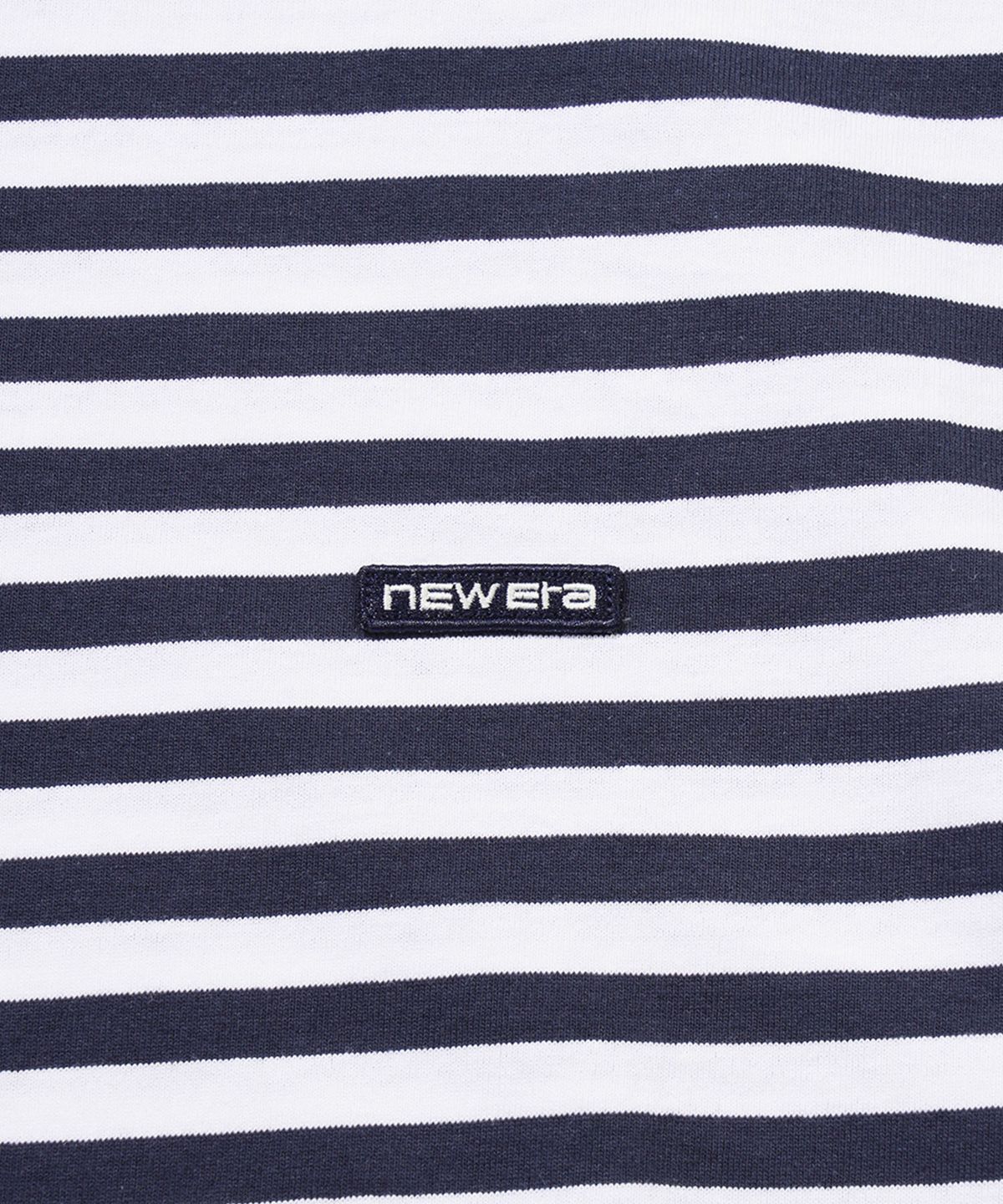 뉴에라(NEW ERA) 마이크로 스트라이프 티셔츠 화이트/네이비