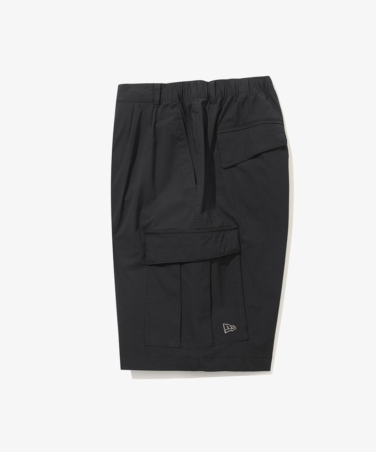 뉴에라(NEW ERA) 카고 하프 팬츠 블랙