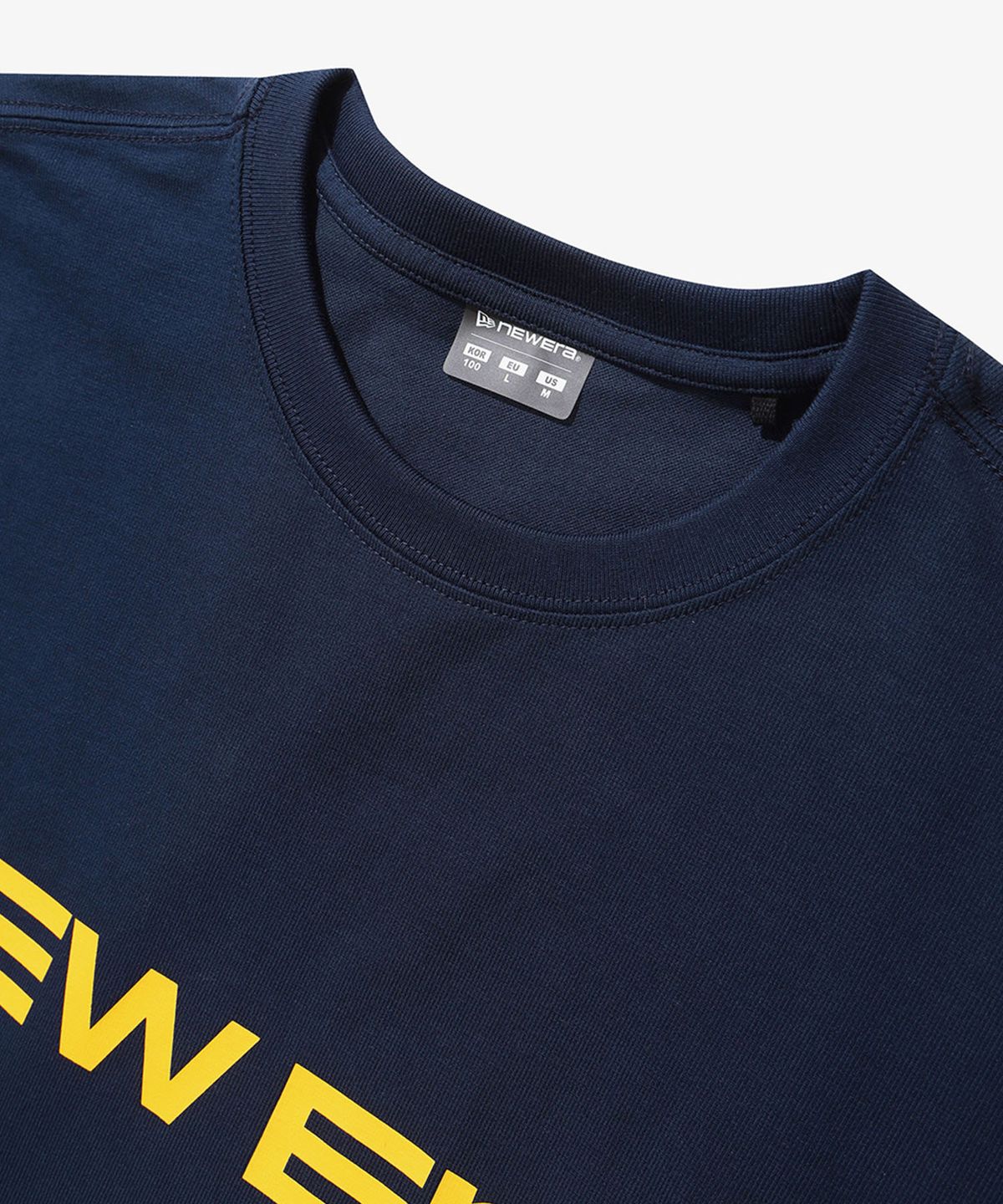 뉴에라(NEW ERA) 워드마크 로고 베이직 티셔츠 네이비