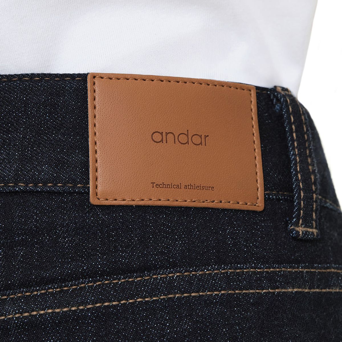 안다르(ANDAR) 에어데님 와이드 커브드 청바지