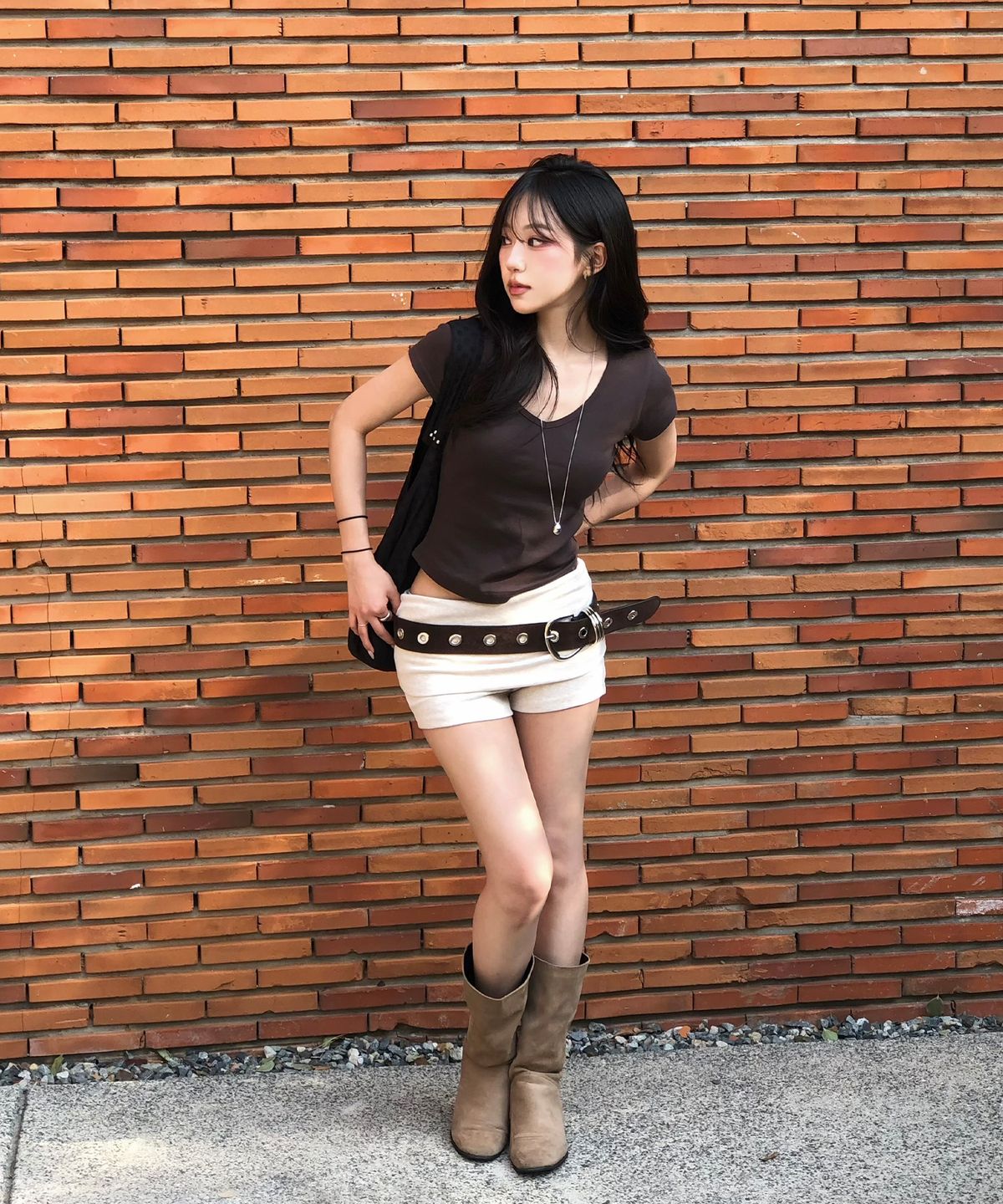 큐리티(CURETTY) C 90S LINE V-NECK HALF-SLEEVE T-SHIRT_BROWN