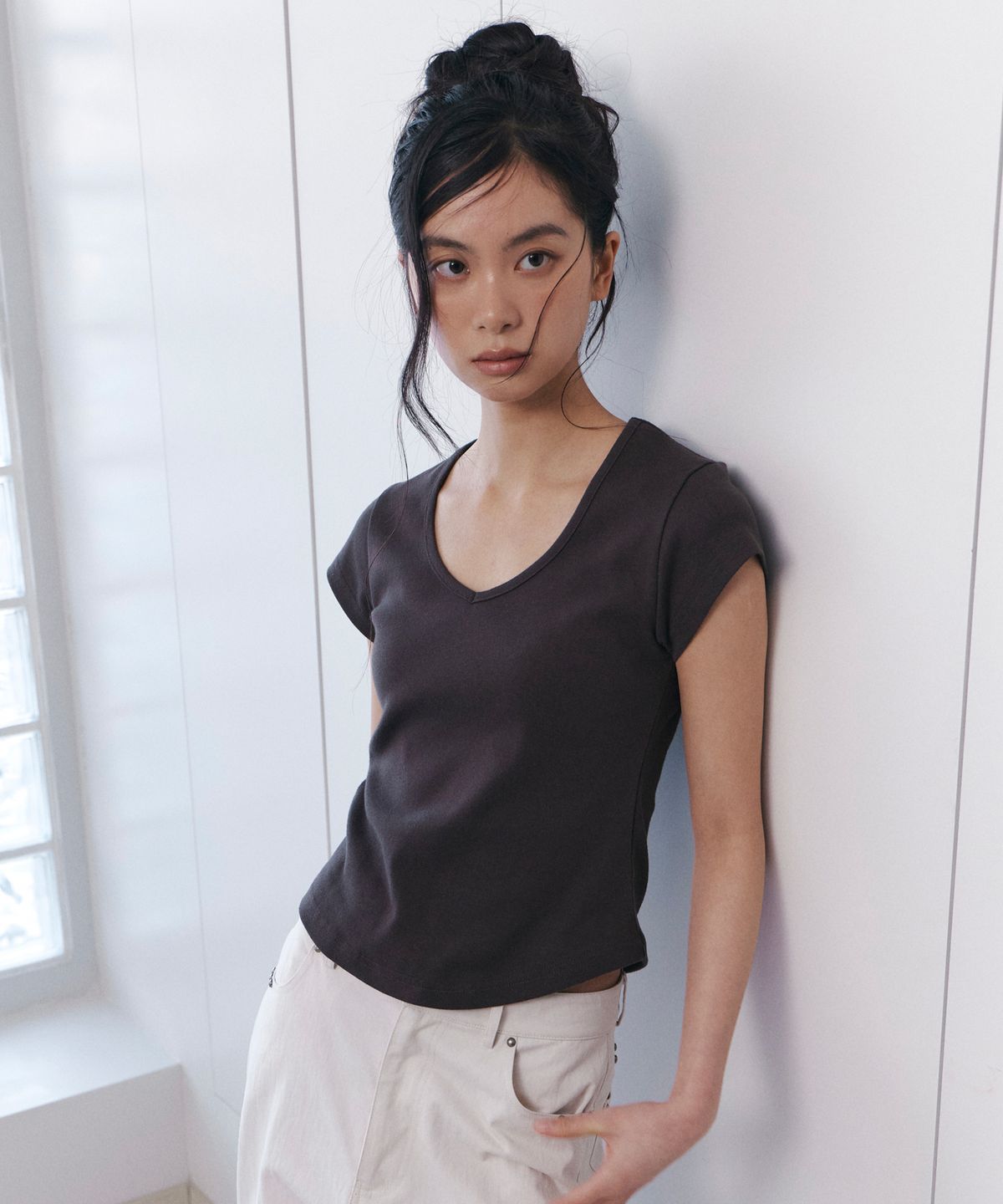 큐리티(CURETTY) C 90S LINE V-NECK HALF-SLEEVE T-SHIRT_BROWN