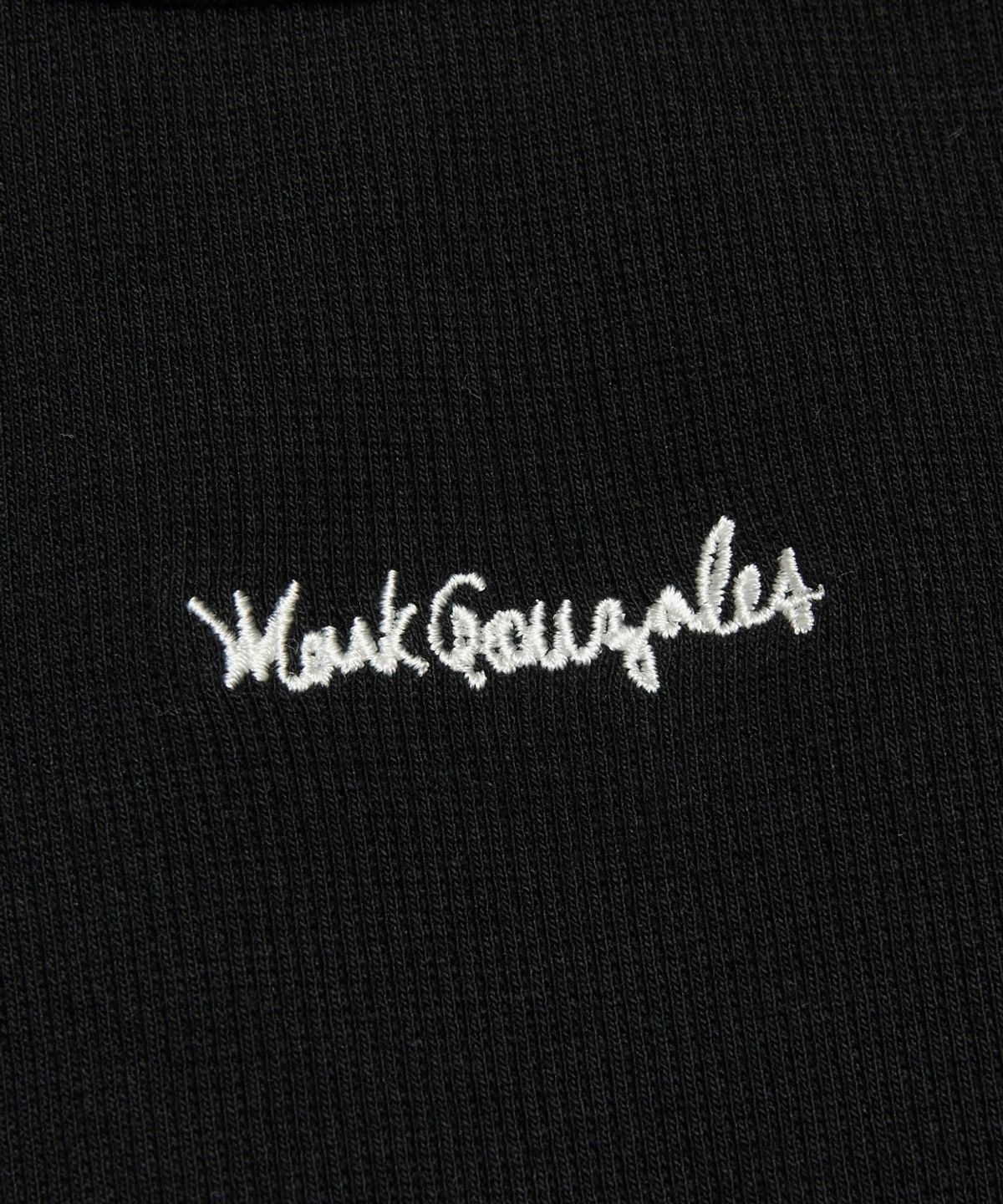 마크곤잘레스(MARK GONZALES) 우먼즈 사인 로고 슬리브리스 탑 - BLACK