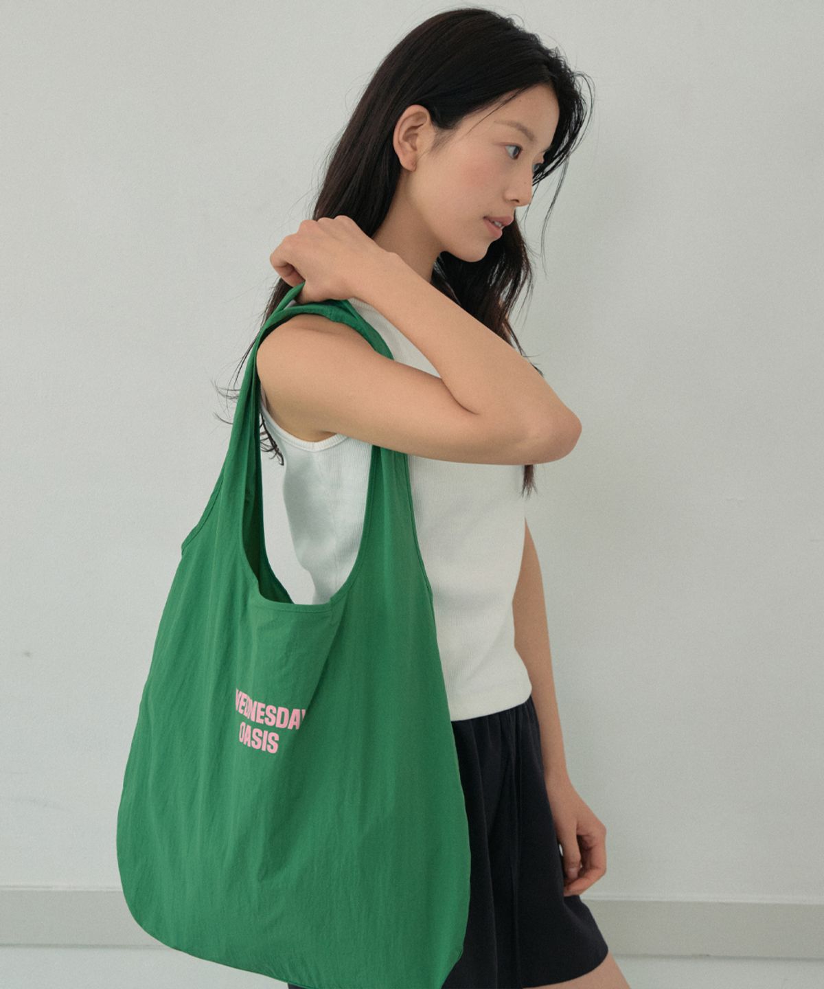 웬즈데이오아시스 포 우먼(WEDNESDAYOASISFORWOMEN) 위크데이즈 컬러 나일론 숄더백_GREEN(WB6AC05)