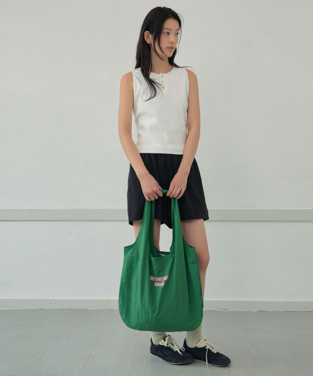웬즈데이오아시스 포 우먼(WEDNESDAYOASISFORWOMEN) 위크데이즈 컬러 나일론 숄더백_GREEN(WB6AC05)