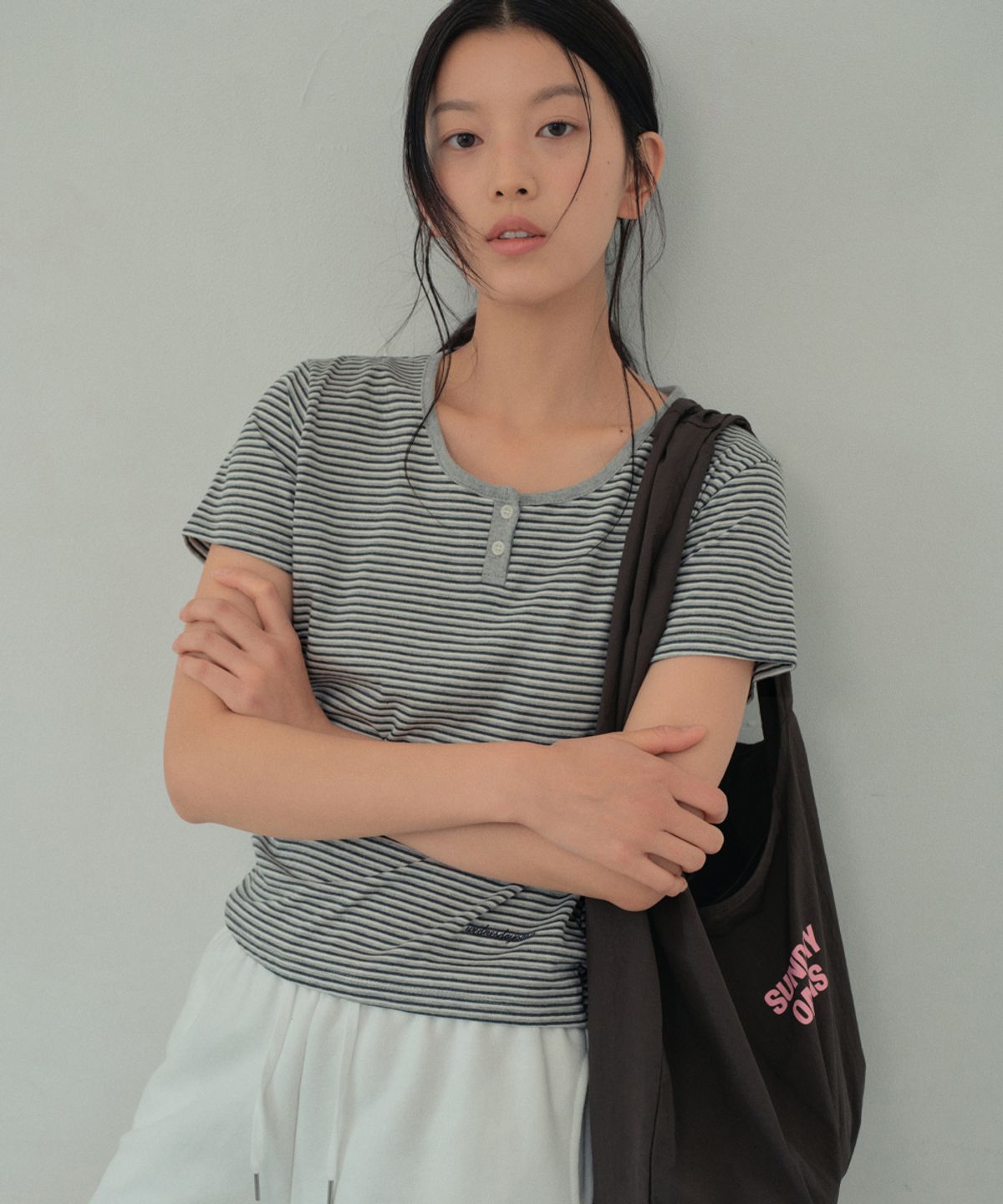 웬즈데이오아시스 포 우먼(WEDNESDAYOASISFORWOMEN) 위크데이즈 컬러 나일론 숄더백_DEEP BROWN(WB6AC05)