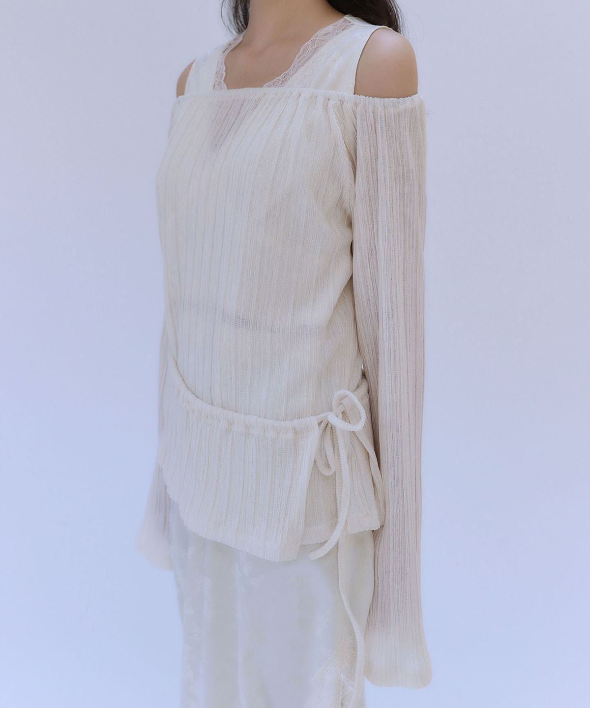 아우로(OURO) PLEATS TOP LAYERED BLOUSE TEE [ CREAM ]